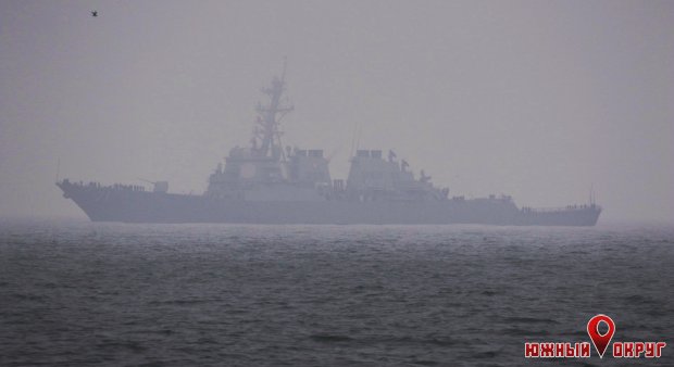 В Одесский порт зашел ракетный эсминец НАТО (фотофакт)