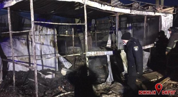 Черноморское: три человека погибли при пожаре в строительном вагончике