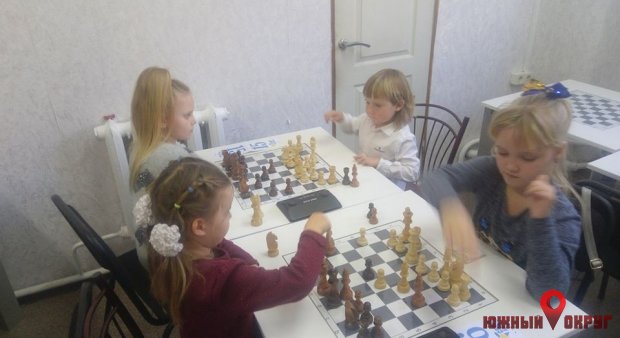Любовь к шахматам в Южном прививают с детства (фото)
