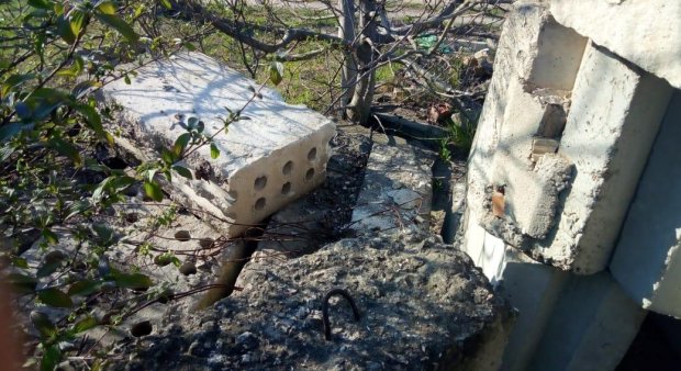 В Сычавке на детей упали бетонные плиты