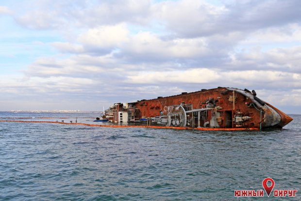 Ликвидация затонувшего танкера с городского пляжа Одессы снова под вопросом