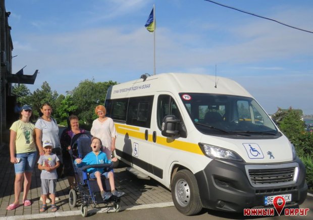 Коблево: детям с инвалидностью организовали отдых в Николаевском зоопарке (фото)