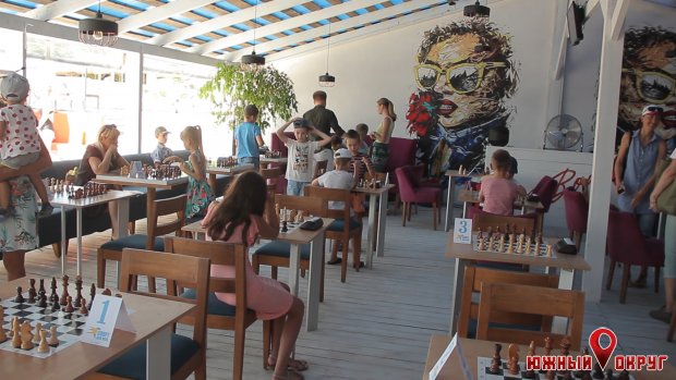 В Южном прошел благотворительный шахматный турнир (фото)