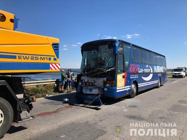 ДТП: около Кошар автокран “МАЗ‟ столкнулся с пассажирским автобусом