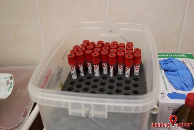 Первые работники ГП “МТП “Южный‟ прошли тест на коронавирус (фото)
