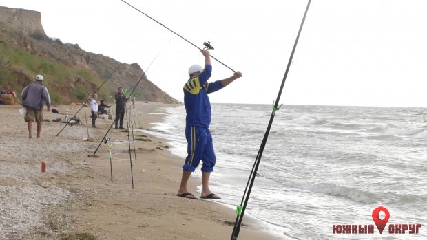 Состоялся турнир среди любителей морской рыбалки на спиннинг в Южном (фото)