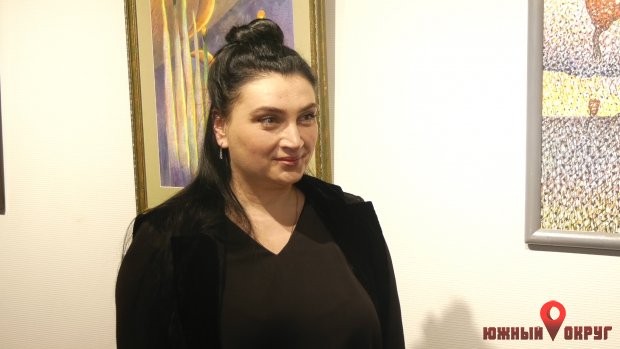 Наталья Цирцаки, сотрудница городской галереи.