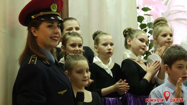 В Новых Белярах состоялся концерт по случаю Международного женского дня (фото)
