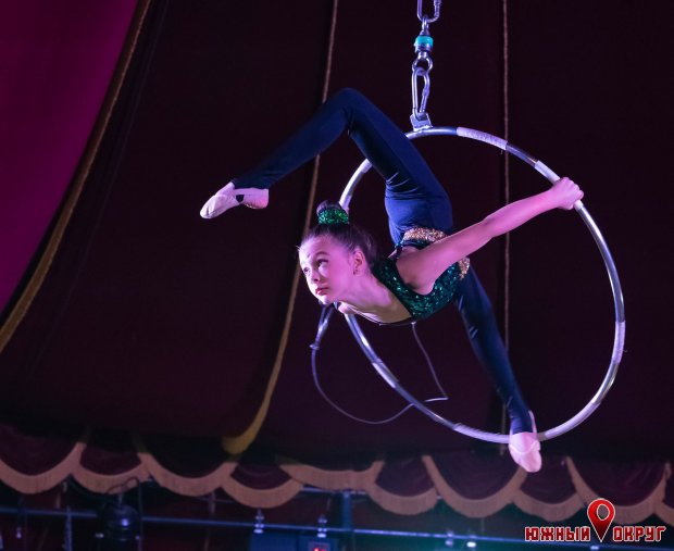 В южненском ДК “Дружба‟ успешно работает образцовая цирковая студия “Каскад‟ (фото)