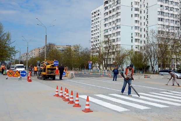 Завтра в Южном возобновят движение на участке между проспектами Мира и Григорьевского десанта (фото)