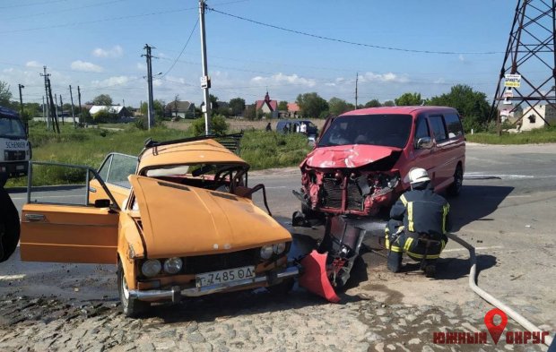 На повороте на Сычавку произошло смертельное ДТП (фото, обновлено)