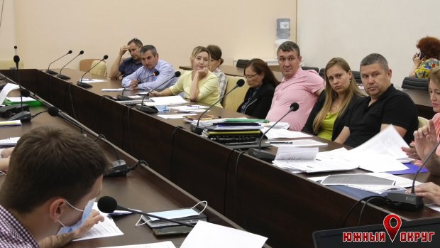 В Южном состоялось совместное заседание депутатских комиссий: экономики и земельной (фото)