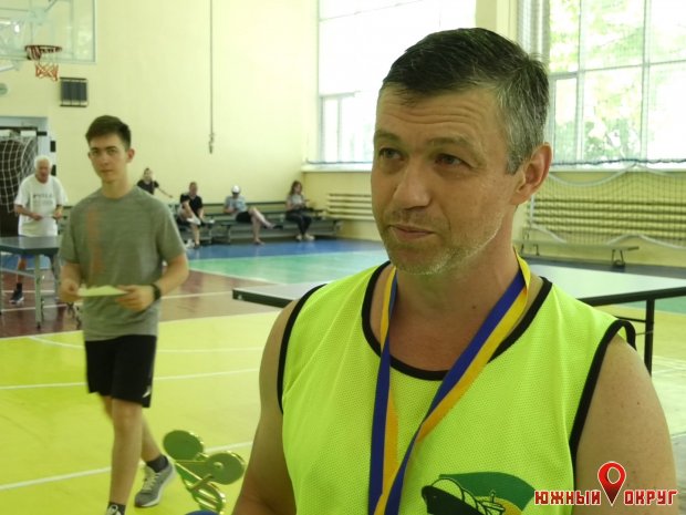 Александр Очеретенко, призер соревнований по настольному теннису ко Дню Конституции Украины и Дню молодежи.