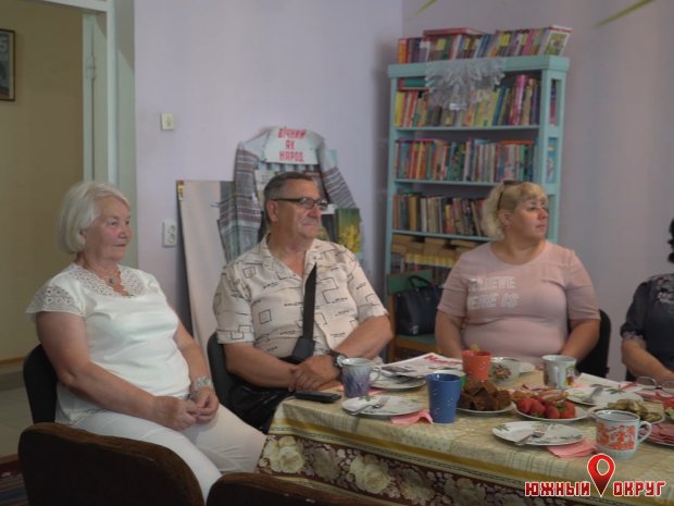 Южненская ОТГ: в библиотеке Сычавки отметили День Конституции Украины (фото)