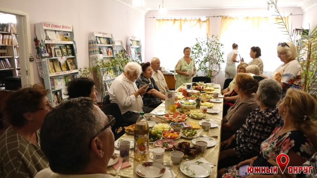 Ко Дню Независимости в Сычавской библиотеке состоялось заседание литературного клуба “Джерело‟ (фото)