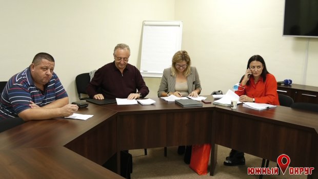 На заседании комиссии Южненского горсовета рассмотрели программу развития ЦПМСП (фото)