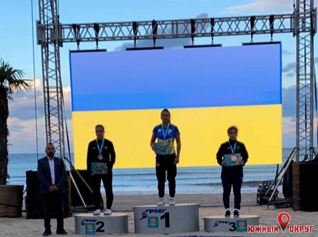 Воспитанница южненского ФСК “Химик‟ стала чемпионкой мира по пляжной борьбе (фото)
