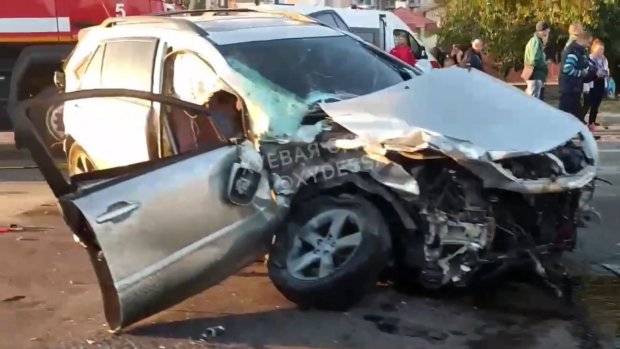 В Крыжановке Одесского района произошло ДТП — есть пострадавшие (видео)