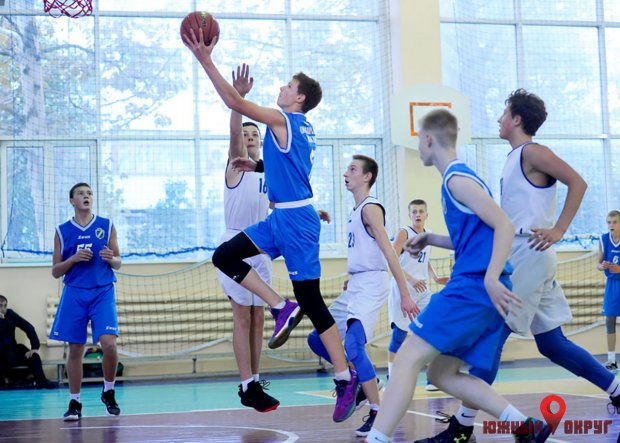 Баскетбольная команда “ЮДЮСШ-Химик-07” стартовала в чемпионате с домашнего тура (фото)