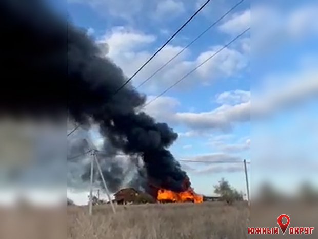 В с. Новая Дофиновка Одесского района в частном доме вспыхнул пожар (видео)