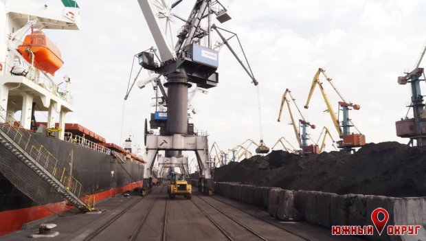 В Южном примут первый панамакс с углем для украинских ТЭЦ