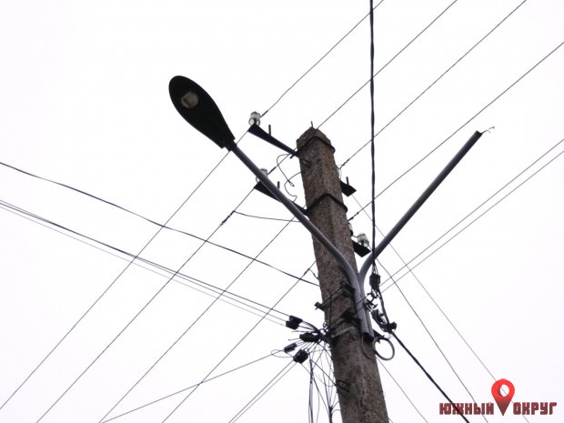 В пгт Новые Беляры Южненской ОТГ решают проблему с частыми отключениями электроэнергии (фото)