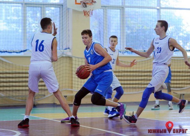 Баскетболисты “ЮДЮСШ-Химик-07‟ завершили матчи первого этапа юношеской лиги
