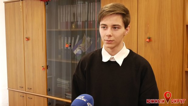 Виталий Звижинский, президент школы.