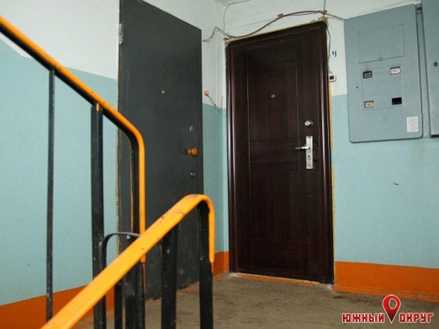 Украинцам рекомендуют присматривать за квартирами и домами соседей, которые выехали за город
